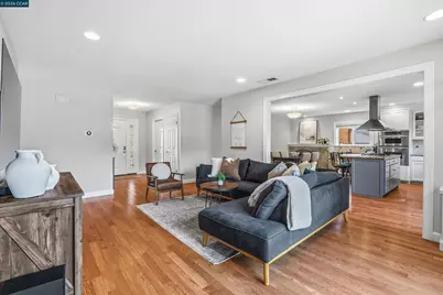 2045 McMillan Ct, Martinez, CA 94553 - Photo 9