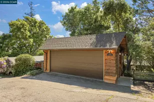 5716 Merriewood Dr, Oakland, CA 94611 - Photo 13