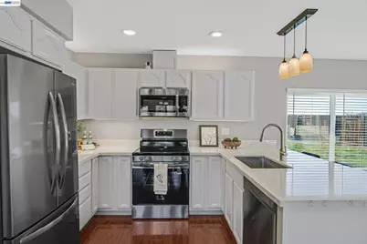 2376 Broadmoor St, Livermore, CA 94551 - Photo 17