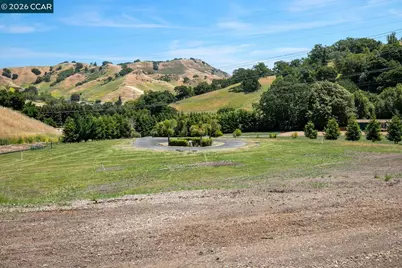 60 Hampton, Martinez, CA 94553 - Photo 7