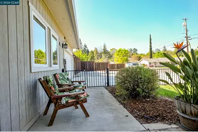 3782 Hitchcock Rd, Concord, CA 94518 - Photo 5