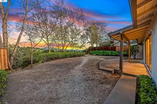 121 Ardith Dr, Orinda, CA 94563 - Photo 37