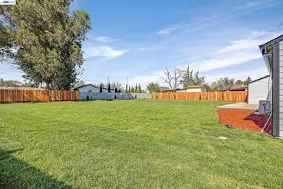 1577 Waltham Rd, Concord, CA 94520 - Photo 31