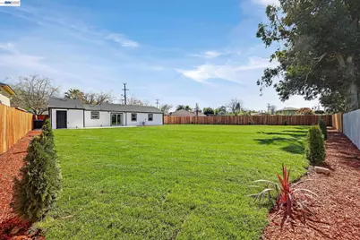 1577 Waltham Rd, Concord, CA 94520 - Photo 31