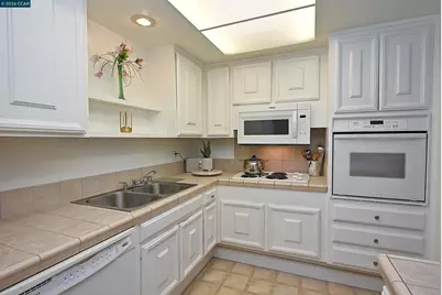 1160 Singingwood Ct #5, Walnut Creek, CA 94595 - Photo 15