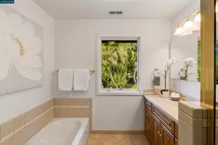 4 Wallabi Ct, Lafayette, CA 94549 - Photo 35