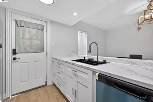 5497 Roundtree Dr, Concord, CA 94521 - Photo 5