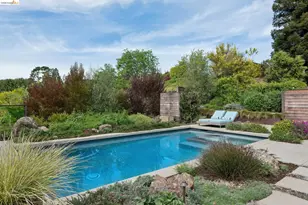 7919 Phaeton Dr, Oakland, CA 94605 - Photo 37