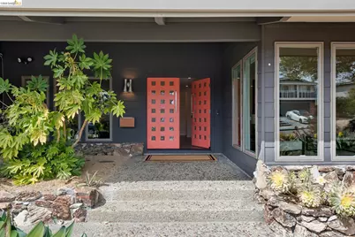 7919 Phaeton Dr, Oakland, CA 94605 - Photo 3