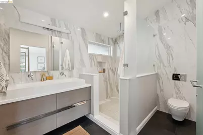 7919 Phaeton Dr, Oakland, CA 94605 - Photo 49