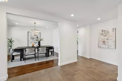 7919 Phaeton Dr, Oakland, CA 94605 - Photo 9