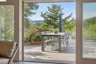 7919 Phaeton Dr, Oakland, CA 94605 - Photo 25