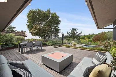 7919 Phaeton Dr, Oakland, CA 94605 - Photo 27