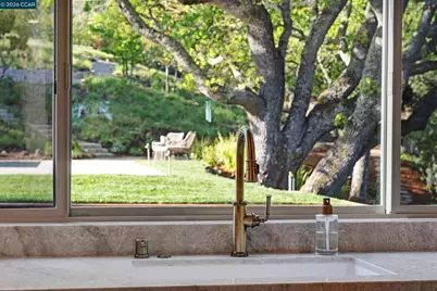 1059 Lizann Dr, Lafayette, CA 94549 - Photo 11