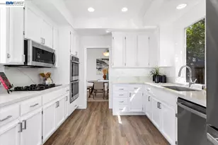 7900 Pineville Cir, Castro Valley, CA 94552 - Photo 17