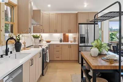 546 Weldon Ave, Oakland, CA 94610 - Photo 23