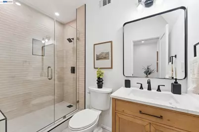 546 Weldon Ave, Oakland, CA 94610 - Photo 13