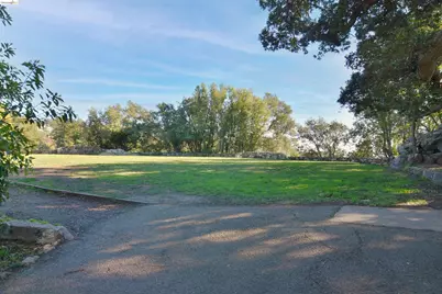 962 Regal Rd, Berkeley, CA 94708 - Photo 9