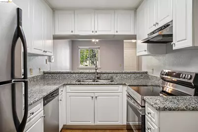 600 Canyon Oaks Drive #F, Oakland, CA 94605 - Photo 25