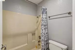 600 Canyon Oaks Dr, Oakland, CA 94605 - Photo 37