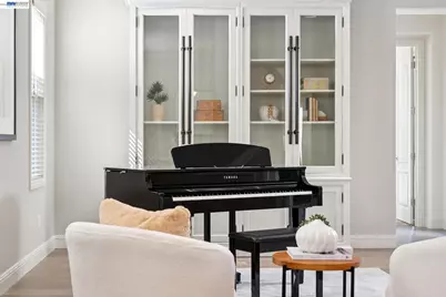 130 Arundel Dr, Hayward, CA 94542 - Photo 21