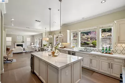 130 Arundel Dr, Hayward, CA 94542 - Photo 15