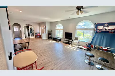 5593 Edgeview Dr, Discovery Bay, CA 94505 - Photo 9