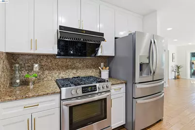 8318 Mulberry Pl, Dublin, CA 94568 - Photo 17