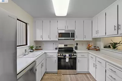 17999 Firestone Rd, Hayward, CA 94541 - Photo 21