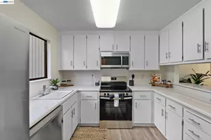 17999 Firestone Rd, Hayward, CA 94541 - Photo 21