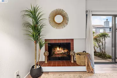 17999 Firestone Rd, Hayward, CA 94541 - Photo 9