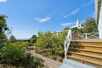 2825 Kitchener Ct, Oakland, CA 94602 - Photo 35