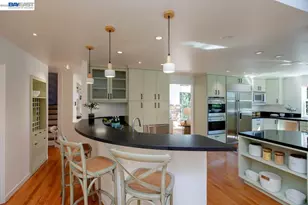 6540 Saroni Dr, Oakland, CA 94611 - Photo 15