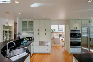 6540 Saroni Dr, Oakland, CA 94611 - Photo 13