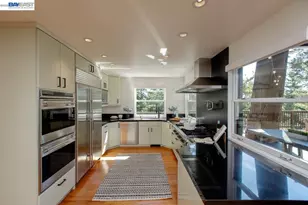 6540 Saroni Dr, Oakland, CA 94611 - Photo 17