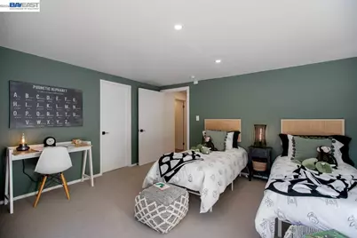 6540 Saroni Dr, Oakland, CA 94611 - Photo 59