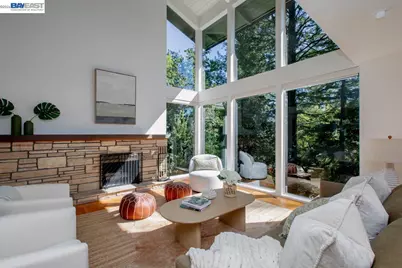 6540 Saroni Dr, Oakland, CA 94611 - Photo 1