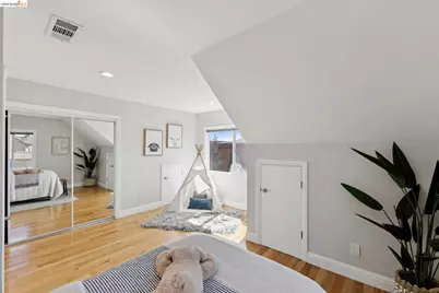 812 37th St, Oakland, CA 94608 - Photo 27