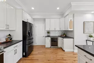 812 37th St, Oakland, CA 94608 - Photo 13