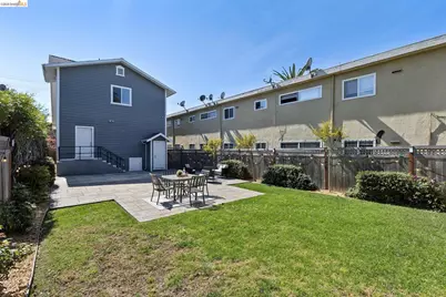 812 37th St, Oakland, CA 94608 - Photo 41