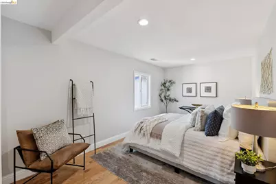 812 37th St, Oakland, CA 94608 - Photo 35