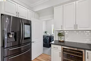 812 37th St, Oakland, CA 94608 - Photo 17