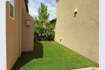 277 Saint Francis Ave, Mountain House, CA 95391 - Photo 25