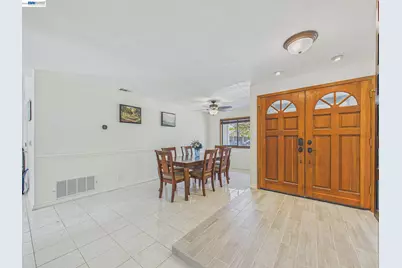 6328 Merton Way, Sacramento, CA 95842 - Photo 9