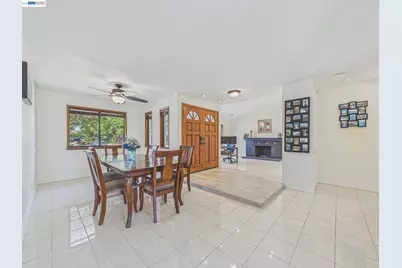 6328 Merton Way, Sacramento, CA 95842 - Photo 11