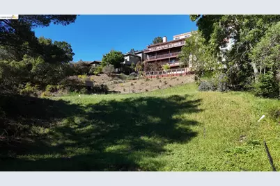 7135 Buckingham Blvd., Berkeley, CA 94705 - Photo 3