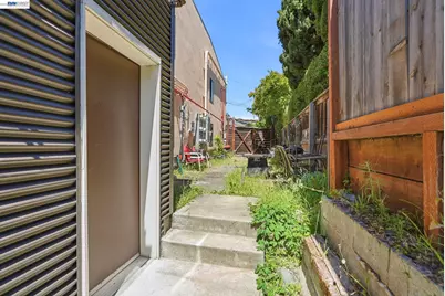 5406 Trask St, Oakland, CA 94601 - Photo 39