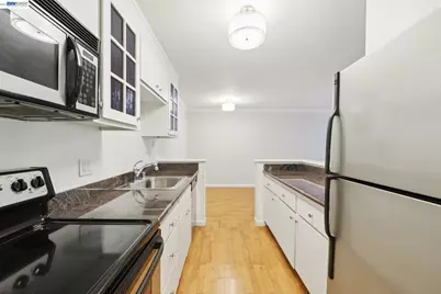 385 Jayne Avenue #205, Oakland, CA 94610 - Photo 9