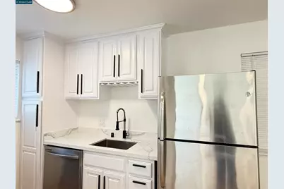 10 Moss Ave #15, Oakland, CA 94610 - Photo 19