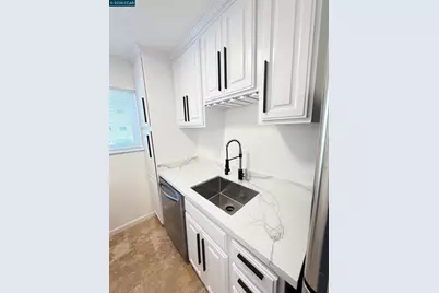 10 Moss Ave #15, Oakland, CA 94610 - Photo 15